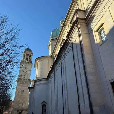 Chic Brand New At Palazzo Giuliani 인트라