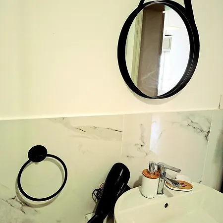 Chic Brand New At Palazzo Giuliani Apartmán