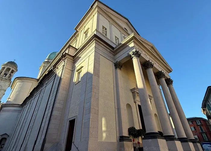 Chic Brand New At Palazzo Giuliani Apartament Intra